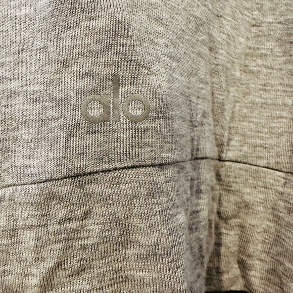 Alo yoga top - Picture 6 of 8